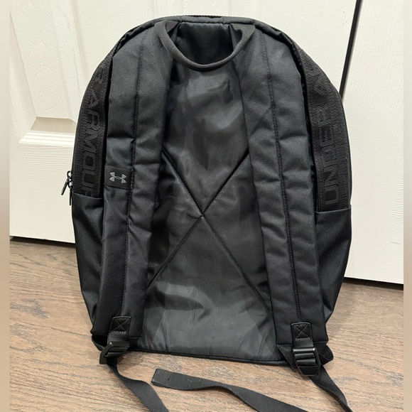 Under Armour Backpack - Picture 2 of 3